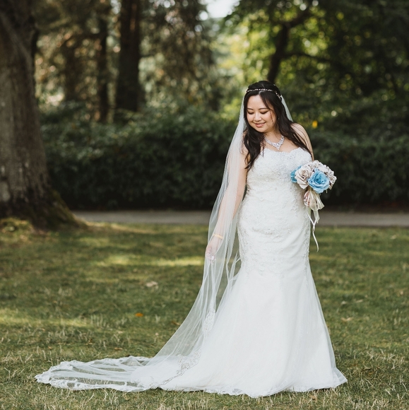 Wedding dress - Picture 4 of 4